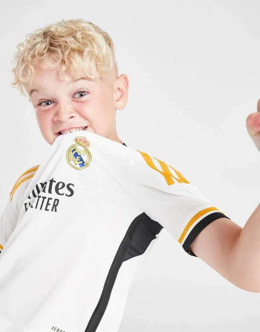 Adidas Real Madrid 2023/24 Infant Home Shirt & Shorts Set - Image 3